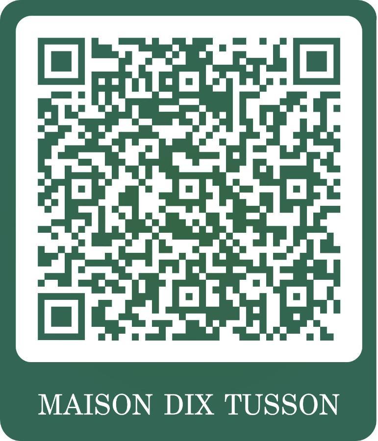 Maison Dix Tusson Luaran gambar